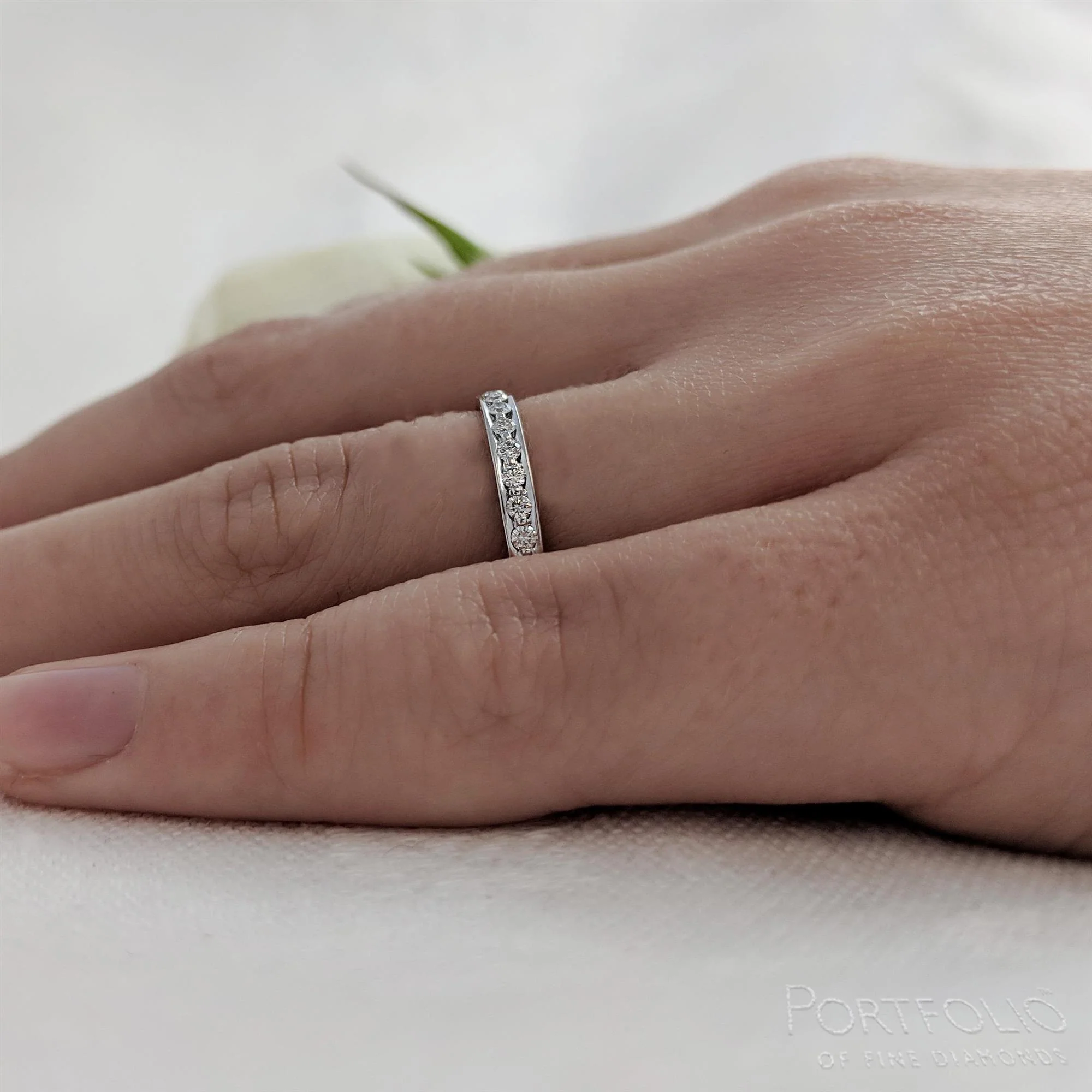 0.14ct Diamond Platinum Wedding Ring - Image 2