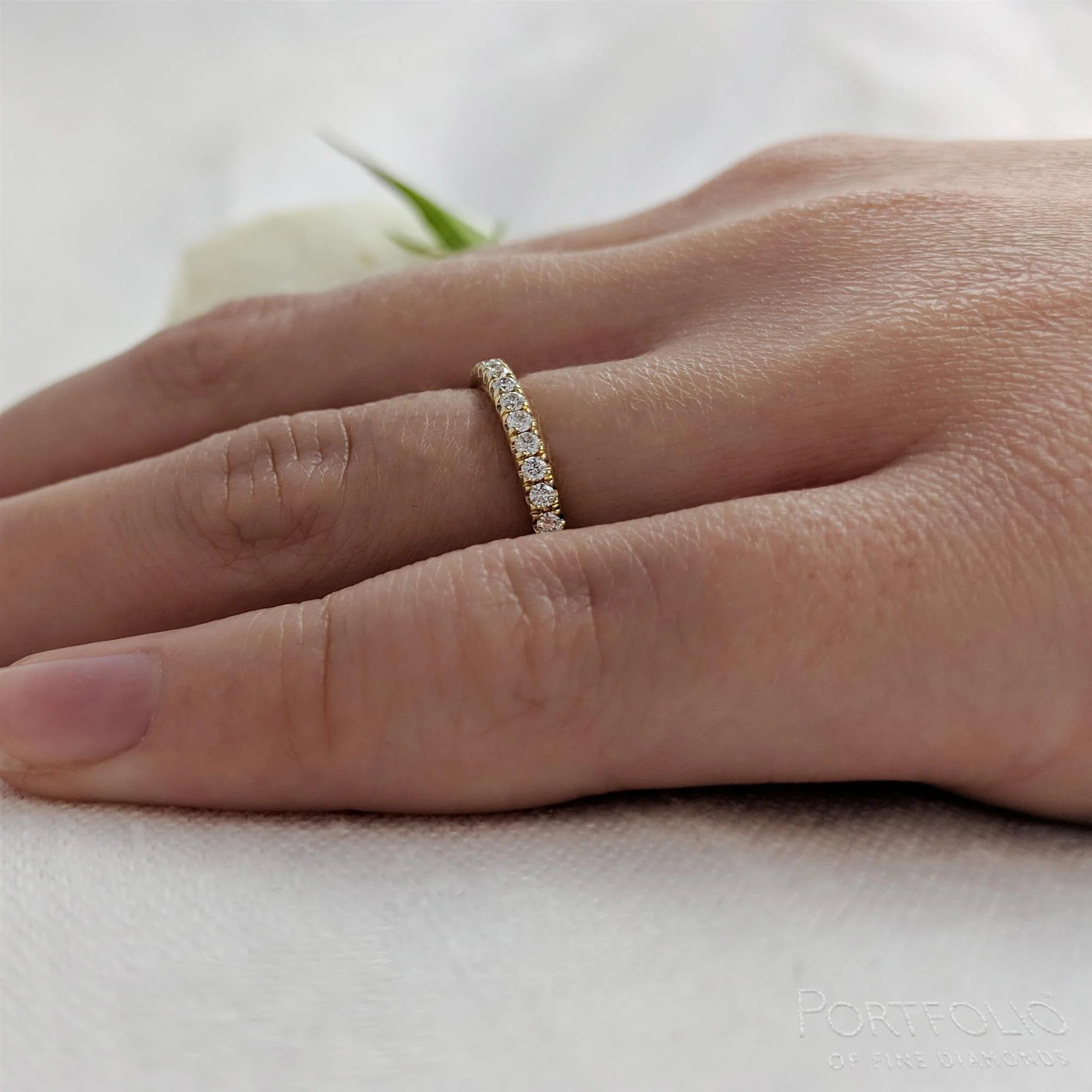 0.22ct Diamond Yellow Gold Wedding Ring - Image 2