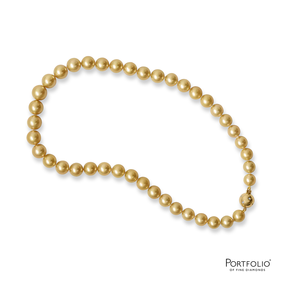 Classic Pearl Necklace - Image 2