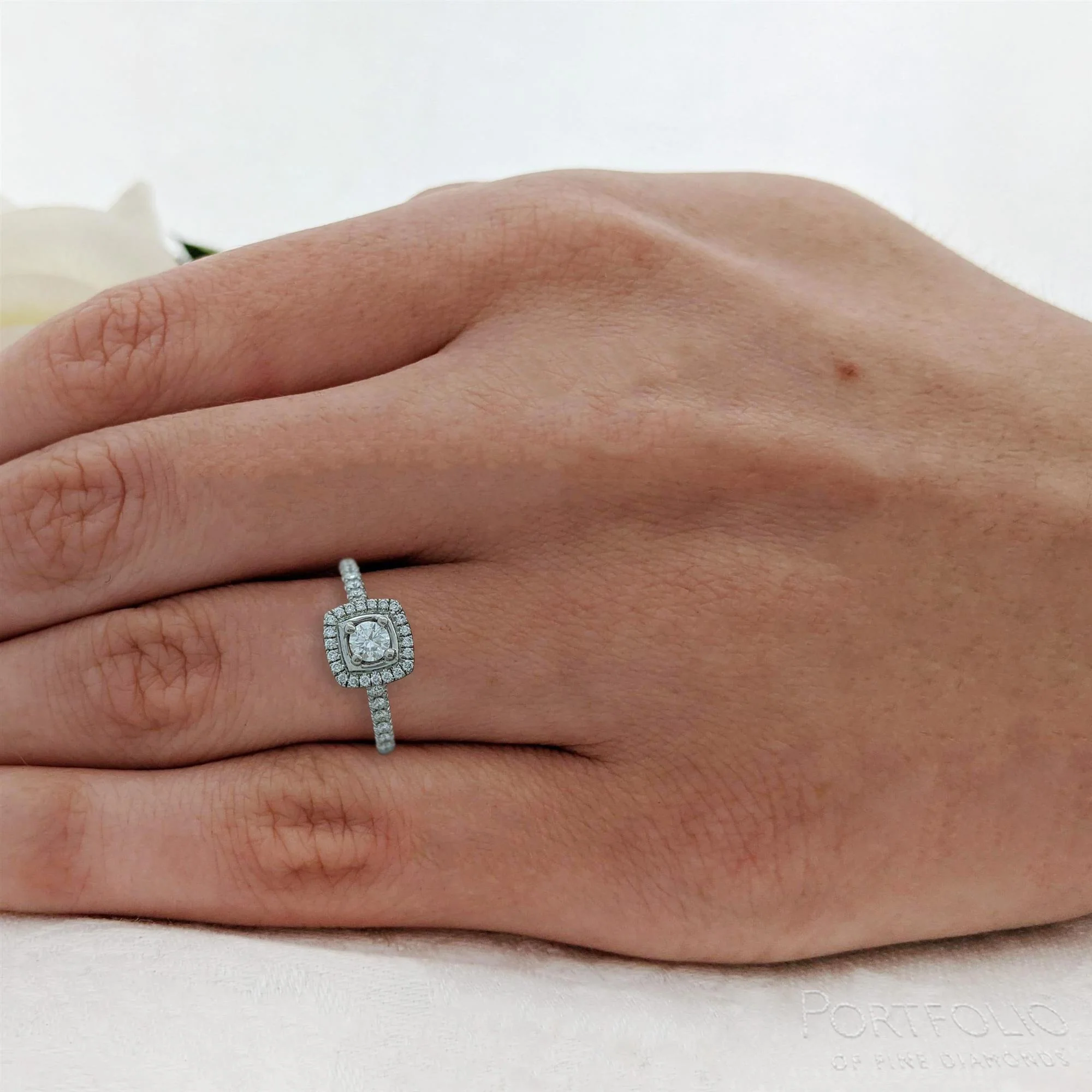 Cluster 0.20ct F VS Diamond Platinum Ring - Image 2