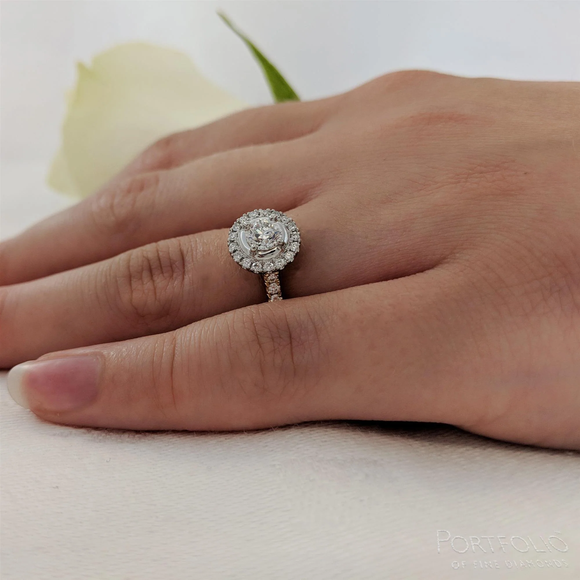 Cluster 0.41ct F SI1 Diamond Yellow Gold/Platinum Ring - Image 2
