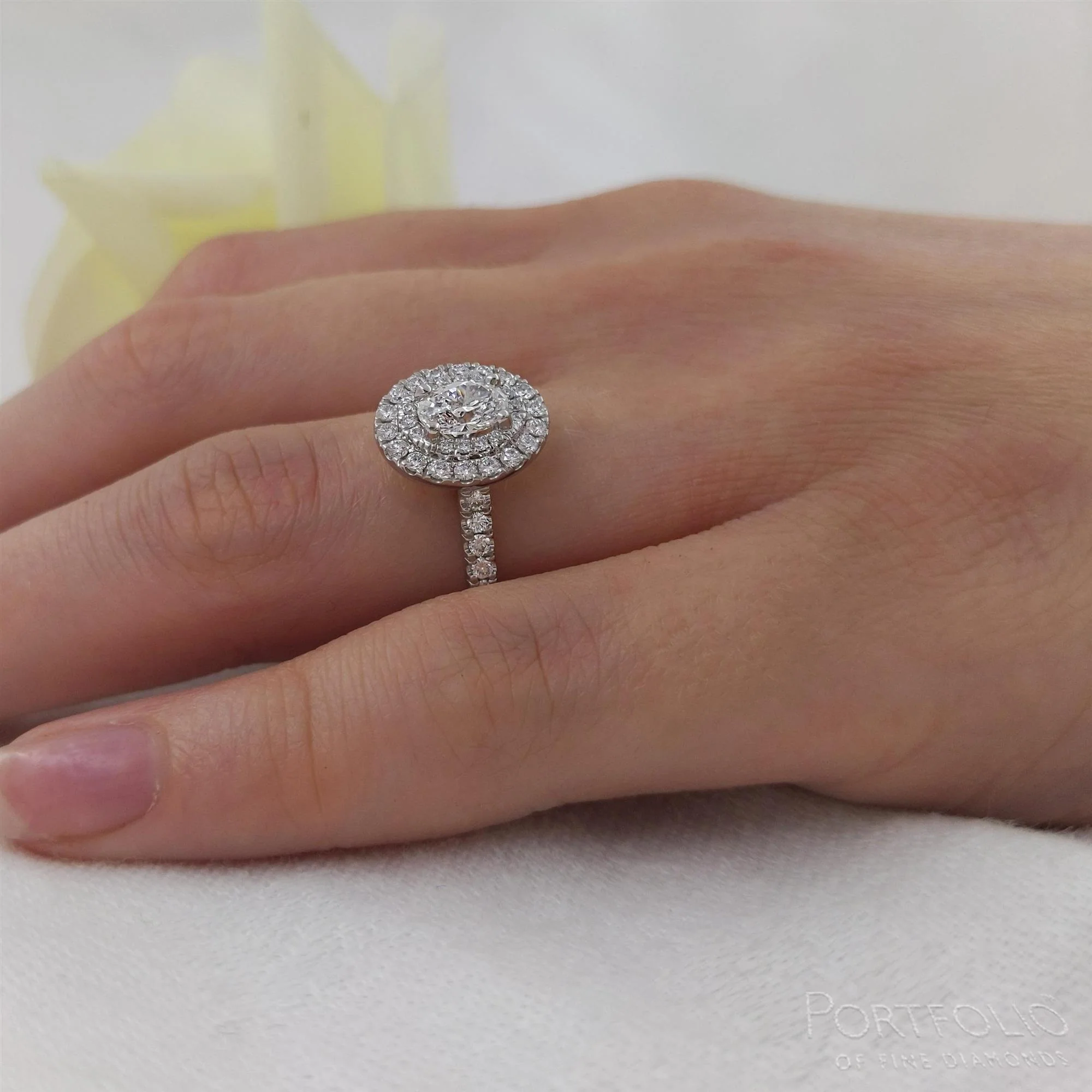 Cluster 0.50ct E SI1 Diamond Platinum Ring - Image 2