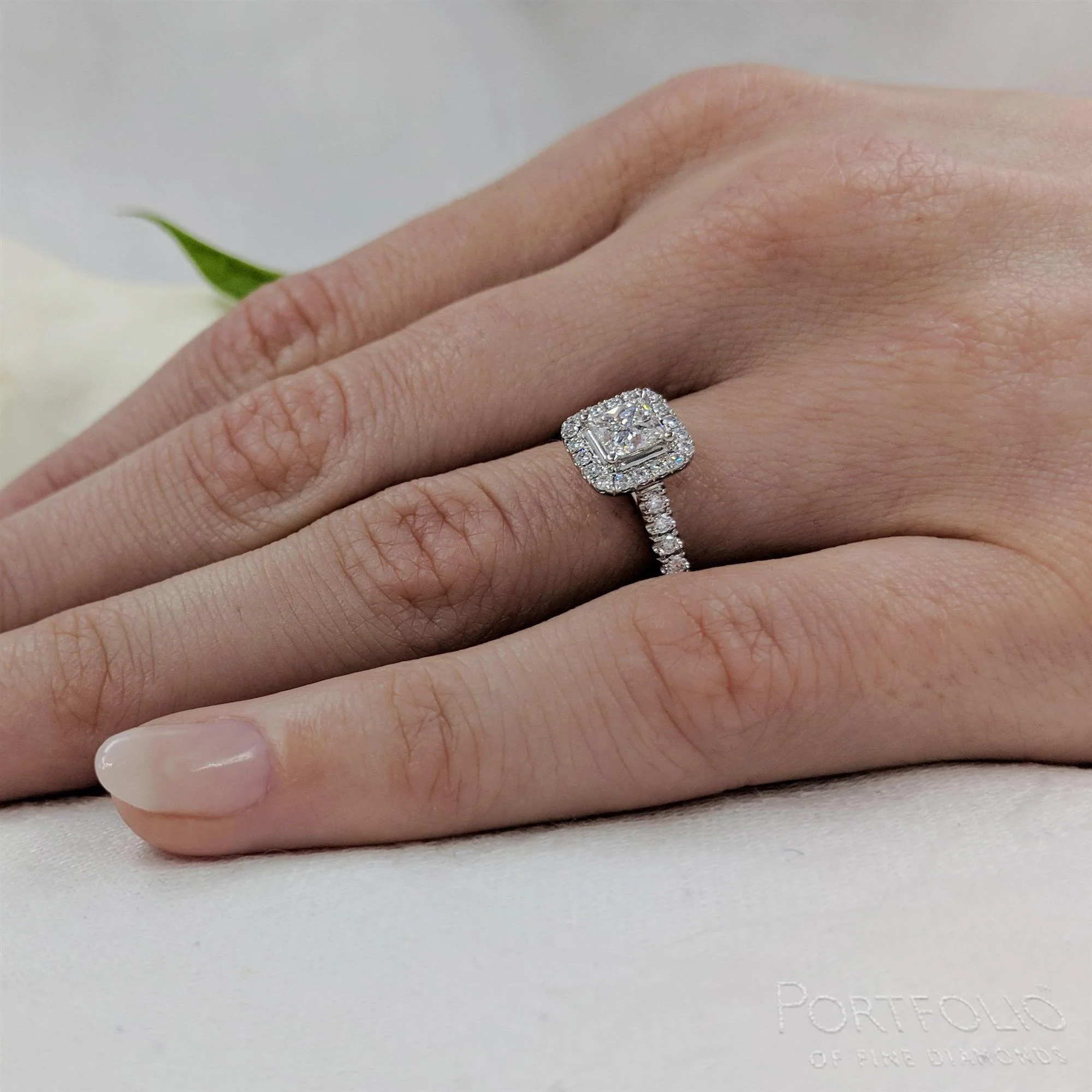 Cluster 0.52ct F SI1 Diamond Platinum Ring - Image 2
