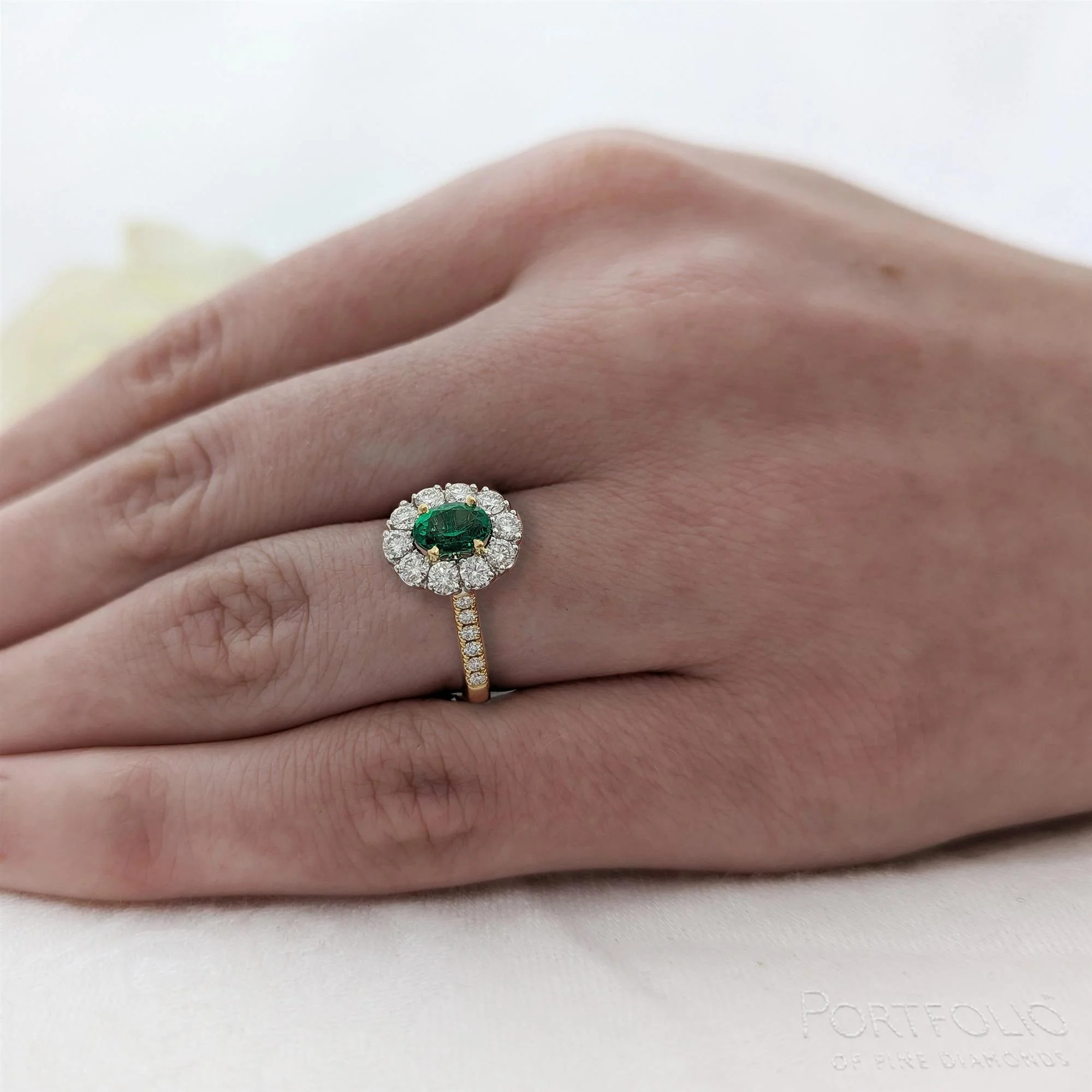 Cluster 0.66ct Emerald Yellow Gold/Platinum Ring - Image 2