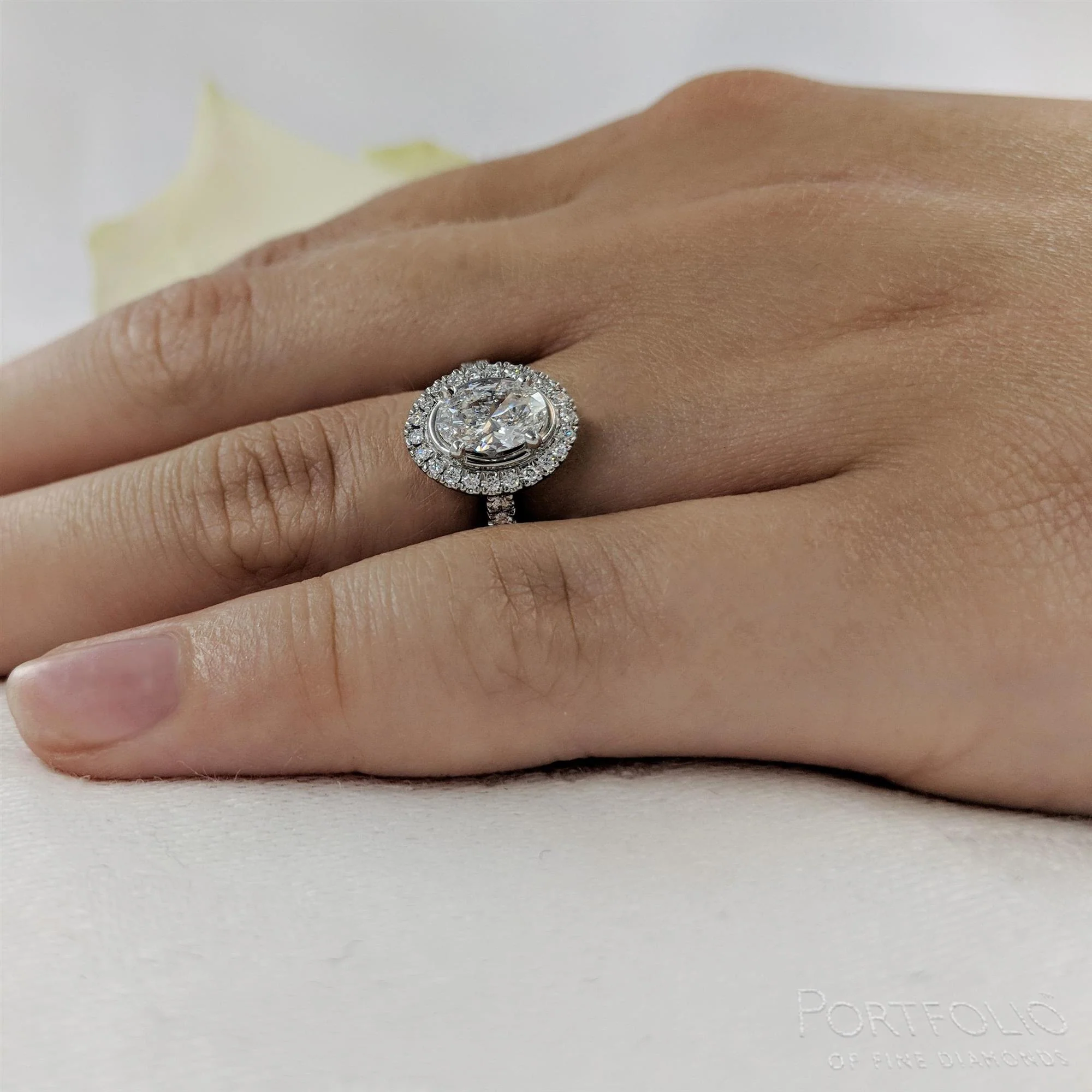 Cluster 0.70ct F VS2 Diamond Platinum Ring - Image 2