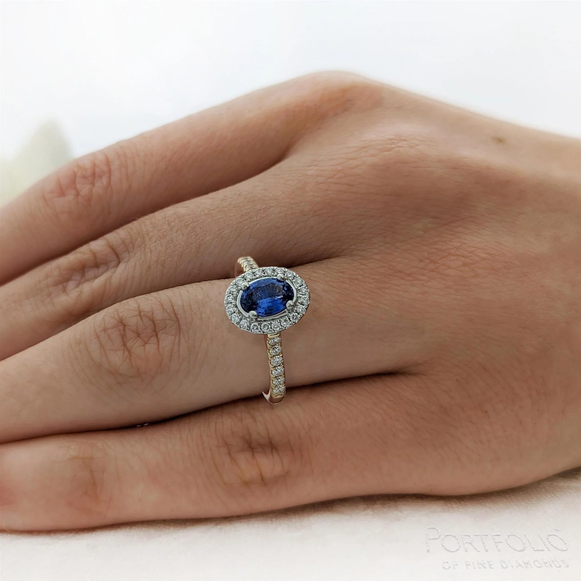 Cluster 0.70ct Sapphire Yellow Gold/Platinum Ring - Image 2