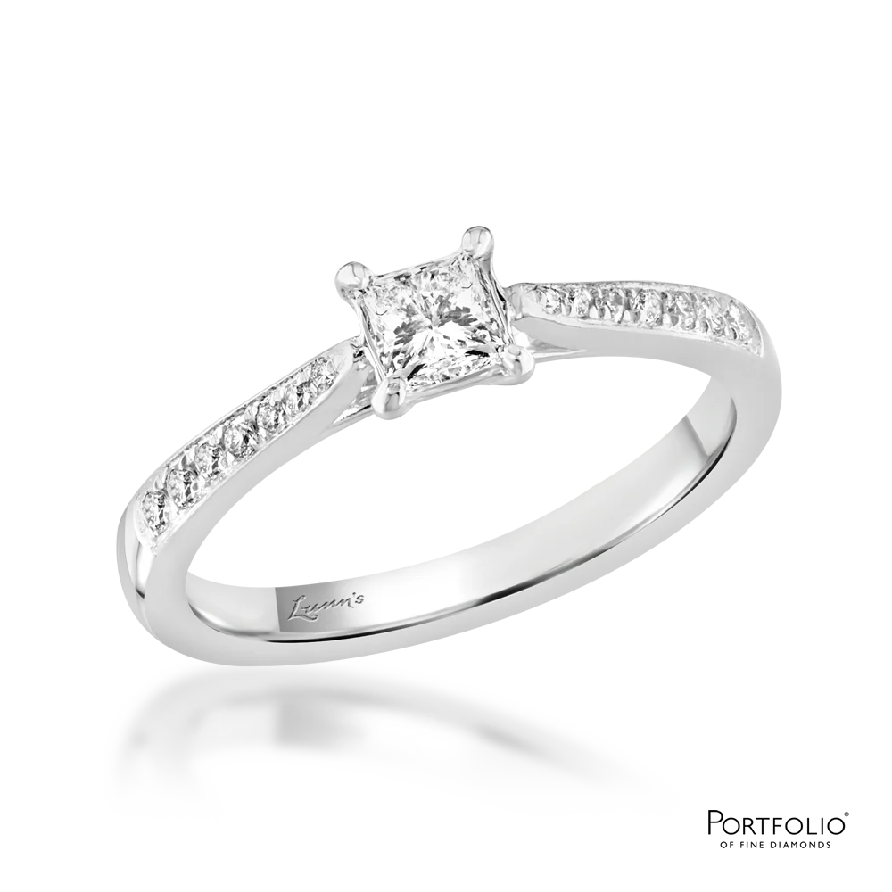 Pre-Owned Solitaire 0.30ct H SI Diamond Platinum Ring