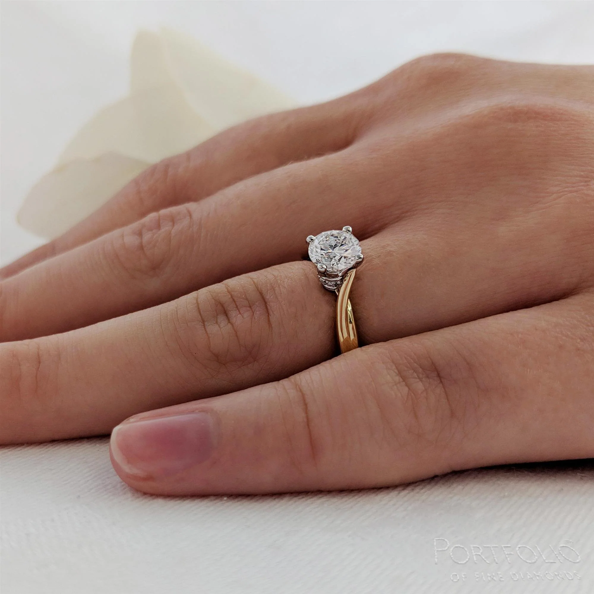 Solitaire 0.70ct F VS2 Diamond Yellow Gold/Platinum Ring - Image 2