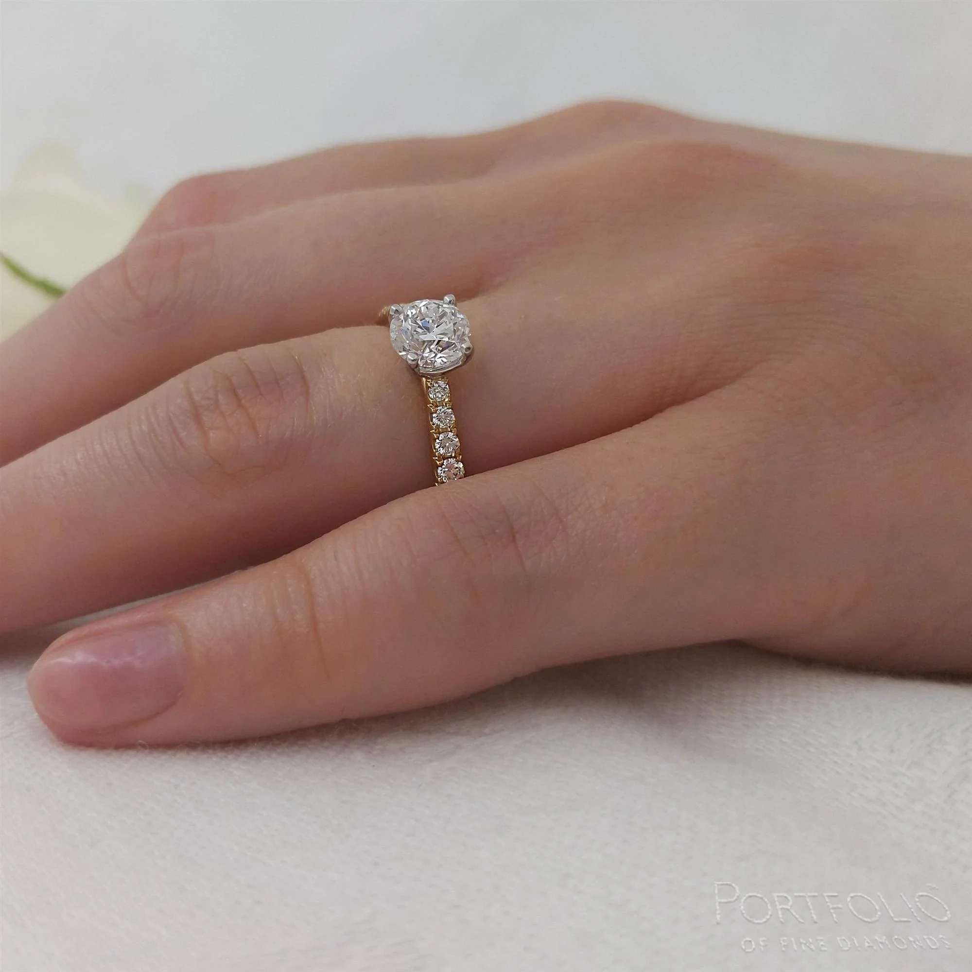 Solitaire 0.90ct E SI1 Diamond Yellow Gold/Platinum Ring - Image 2