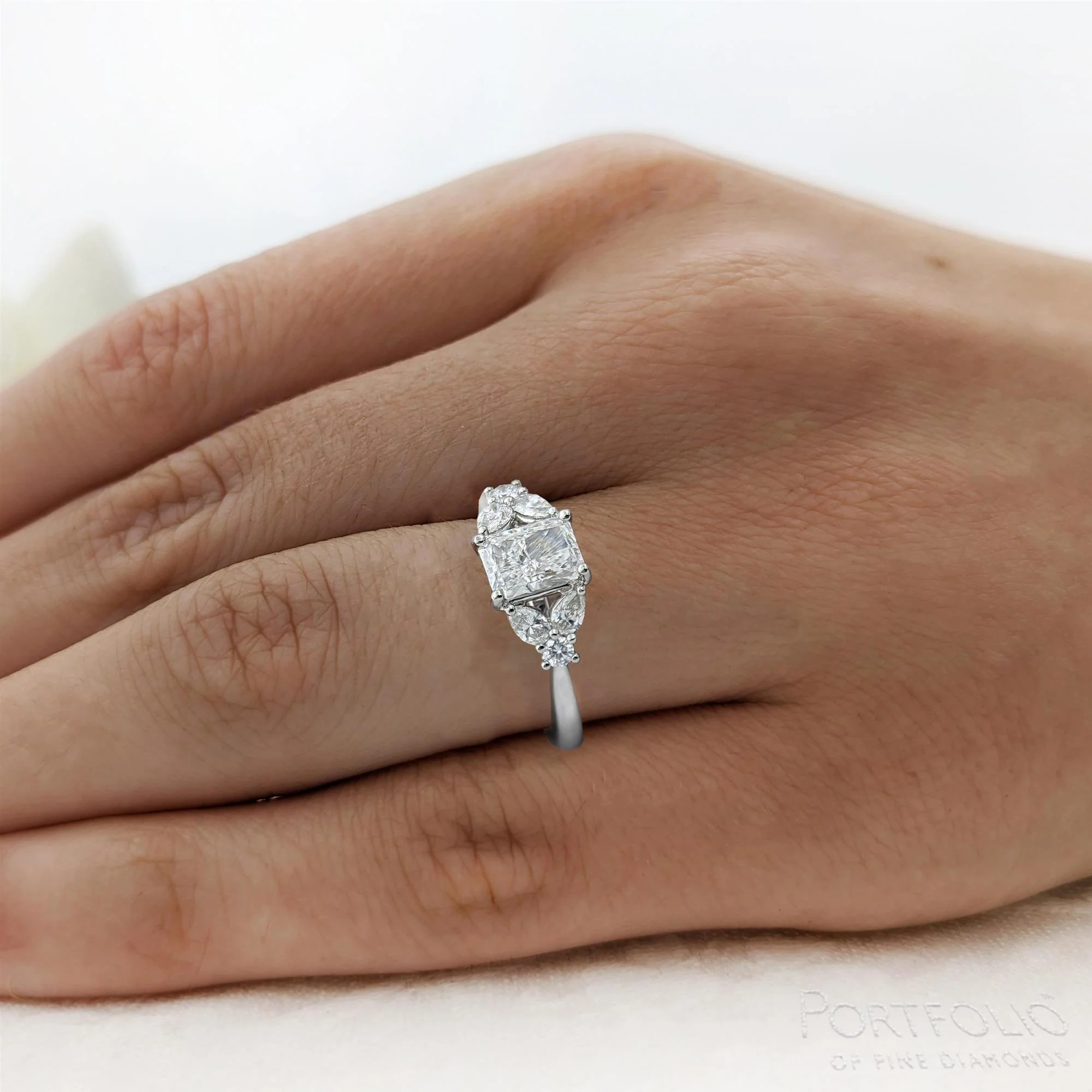 Solitaire 1.01ct F VS2 Diamond Platinum Ring - Image 2