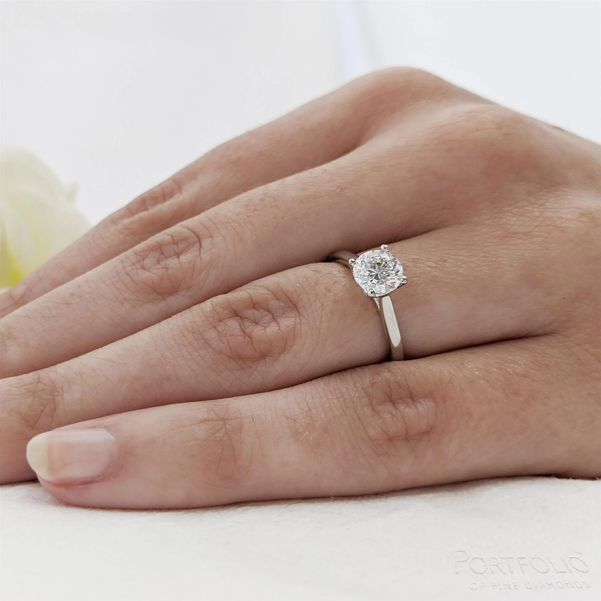 Solitaire 2.01ct G SI2 Diamond Yellow Gold/Platinum Ring - Image 2