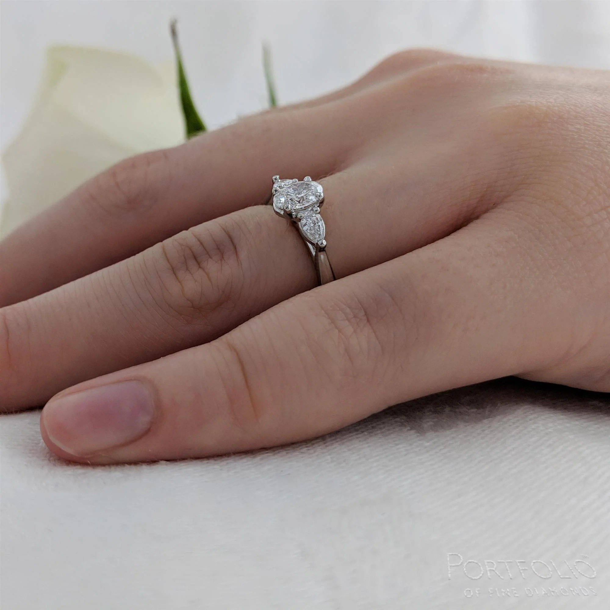 Three Stone 0.30ct E SI1 Diamond Platinum Ring - Image 2