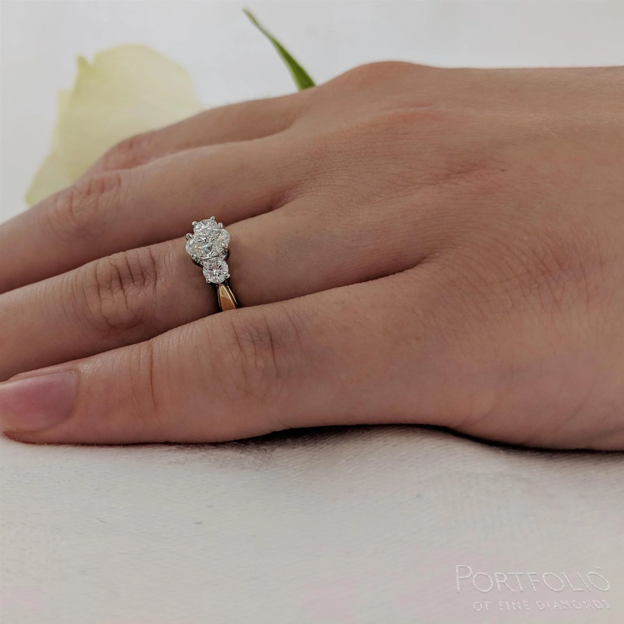 Three Stone 0.40ct F VS1 Diamond Yellow Gold/Platinum Ring - Image 2