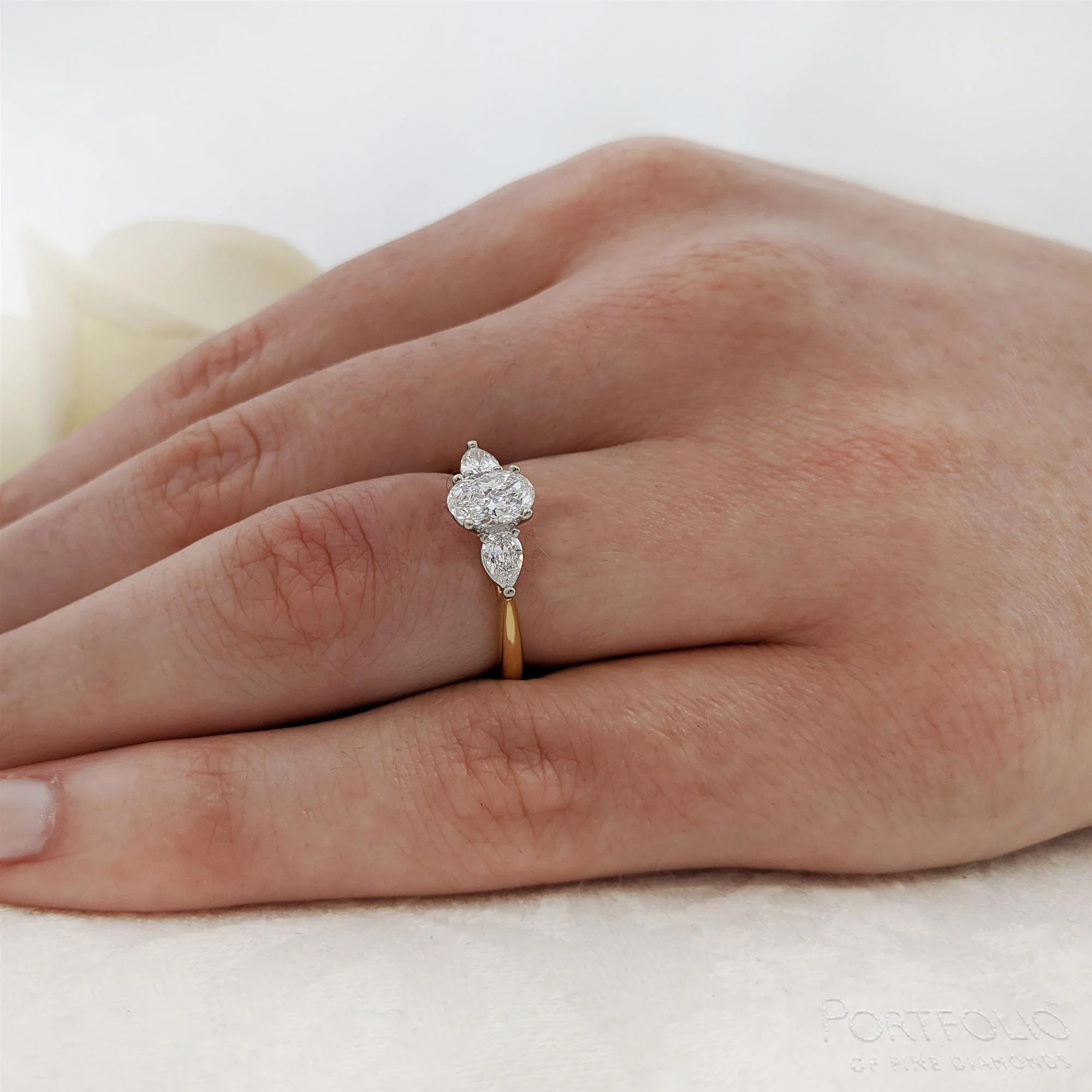 Three Stone 0.51ct F SI1 Diamond Yellow Gold/Platinum Ring - Image 2