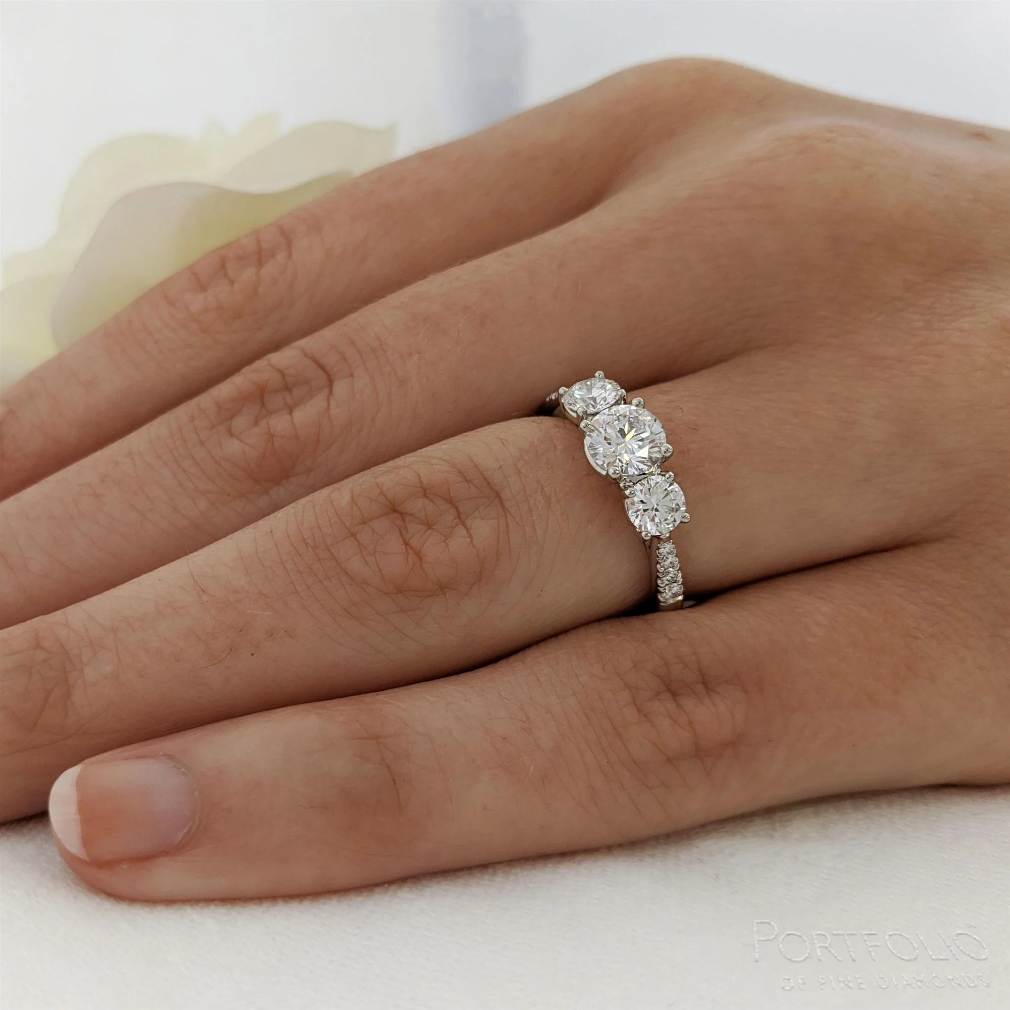 Three Stone 0.70ct E SI1 Diamond Platinum Ring - Image 2