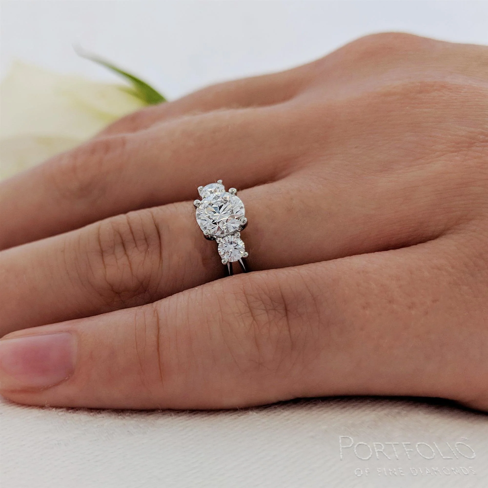 Three Stone 0.70ct G SI1 Diamond Platinum Ring - Image 2