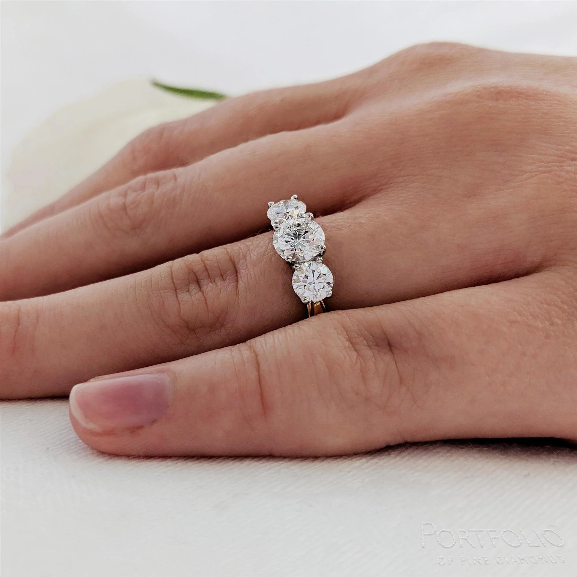 Three Stone 0.70ct G SI2 Diamond Yellow Gold/Platinum Ring - Image 2