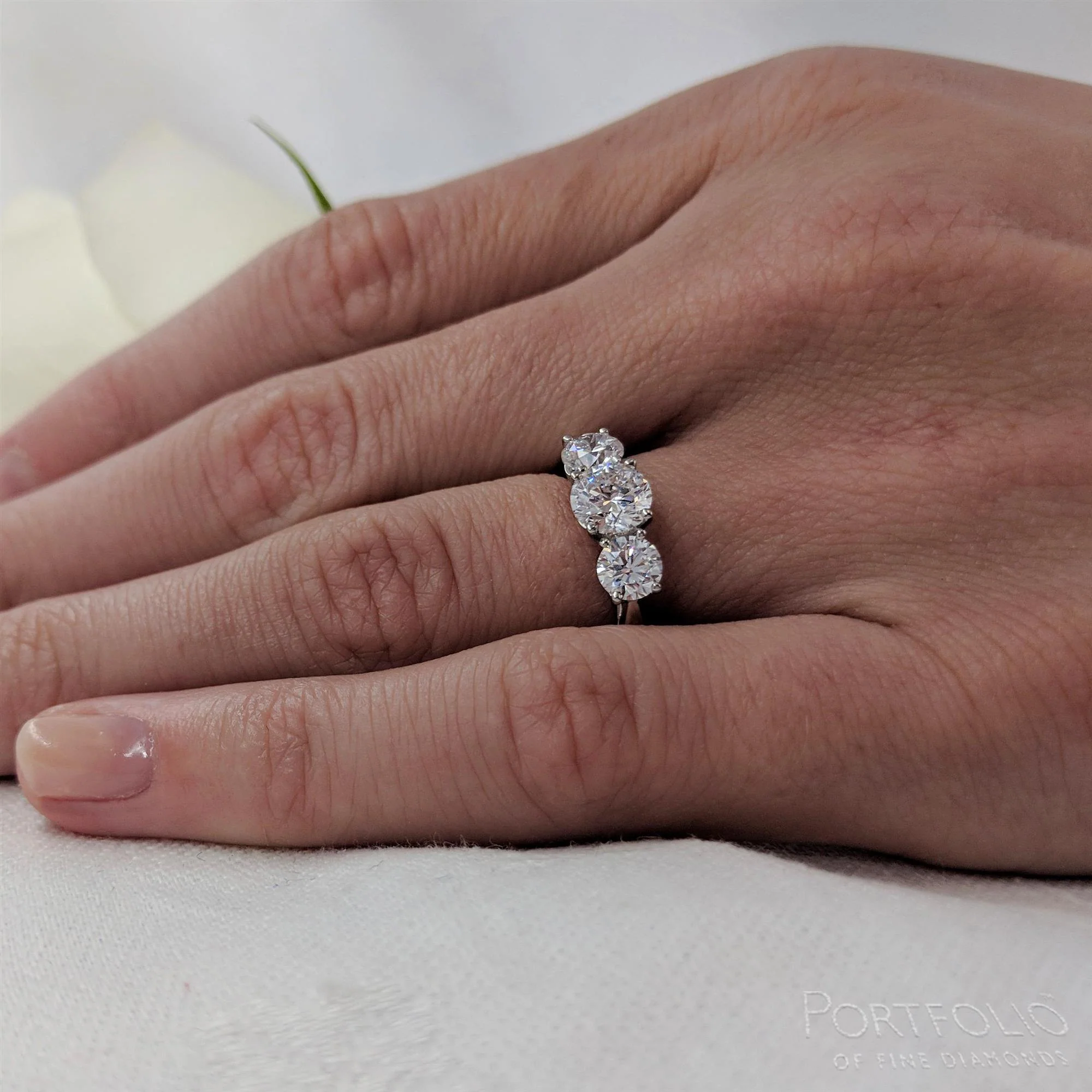 Three Stone 0.70ct H SI2 Diamond Platinum Ring - Image 2